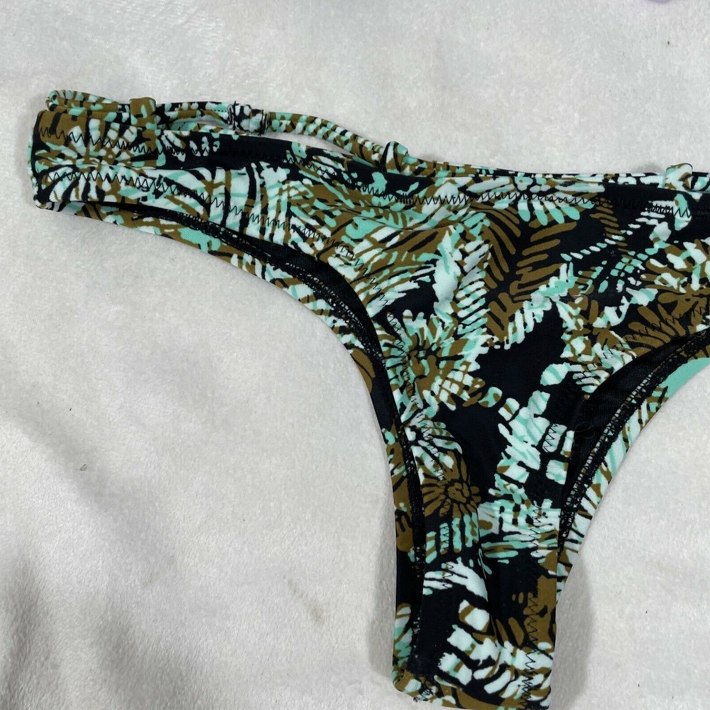 New Volcom [Size Xs ] Running Spirit Tiny Bikini … - image 6
